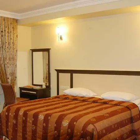מלון Grand Ballica 4*